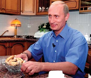 Впервые в свой день рождения Владимир Путин не уедет из Москвы в Питер 