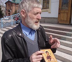 Новосибирский журналист собрал свыше двух тысяч икон Божией Матери