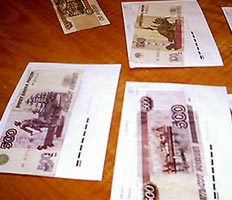 В Петербурге судебный пристав сбывал фальшивые деньги
