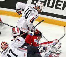 Хоккей. Суперсерия: канадцы в третий раз не оставили россиянам шансов